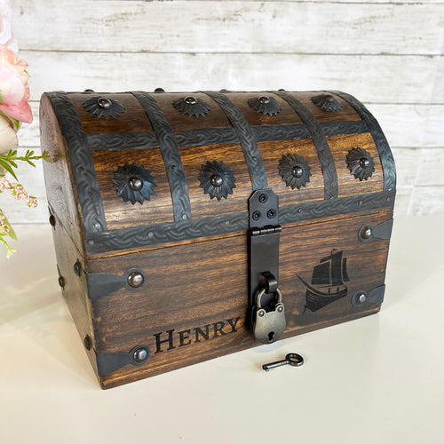 Personalized Treasure Chest with Lock and Skeleton Keys