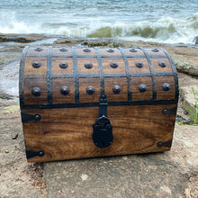 Pirate Treasure Chest with Lock and Skeleton Key - X-Large